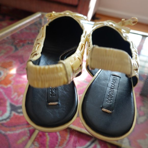 (NWOB) BCBG Max Azria Cream Patent Leather Pointy Toe Slingbacks 8.5B - Picture 7 of 16